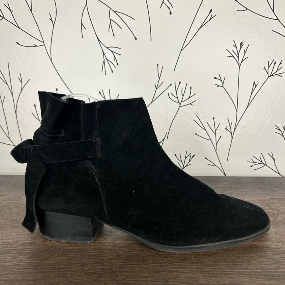 Aerosoles Crosswalk Suede Booties